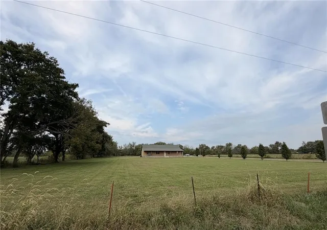 Photo 2 of Single family home for sale at 123 North 3 Hwy, Girard, KS 66743 | MLS# 2645064 | Listing updated on 2026-10-02