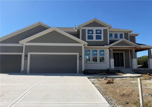 Photo 1 of Single family home for sale at 11426 S Emerald St, Olathe, KS 66061 | MLS# 2645065 | Listing updated on 2026-10-07