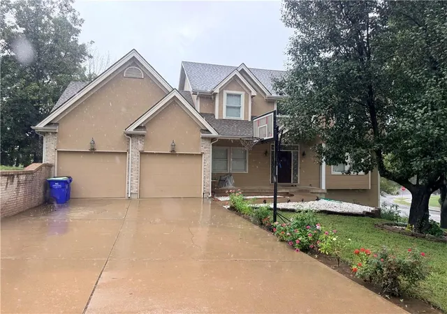 Photo 2 of Single family home for sale at 5904 Albervan St, Shawnee, KS 66216 | MLS# 2645074 | Listing updated on 2026-10-03