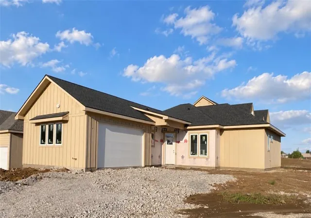 Single family home for sale at 19329 Skyview Ln, Spring Hill, KS 66083 | MLS# 2645075