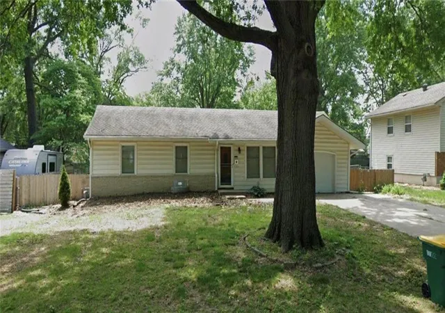 Photo 4 of Multi family home for sale at 9201 W 98th Terrace, Overland Park, KS 66212 | MLS# 2645077 | Listing updated on 2026-10-01