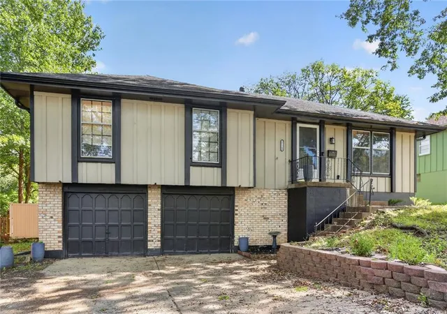 Photo 1 of Single family home for sale at 11149 Spring Valley Rd, Kansas City, MO 64134 | MLS# 2645078 | Listing updated on 2026-10-03