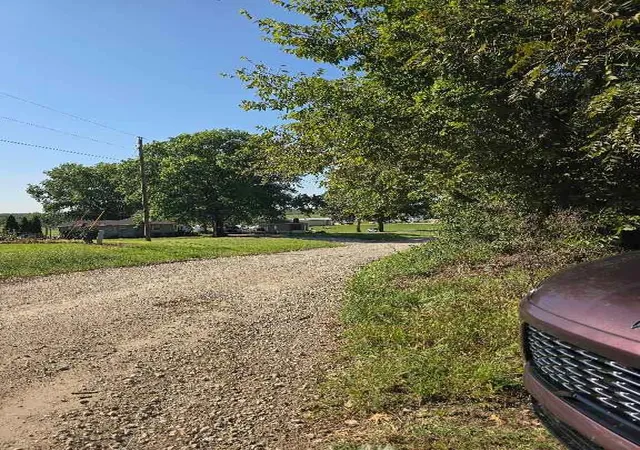 Photo 3 of Single family home for sale at 26669 New Lawrence Dr, Leavenworth, KS 66048 | MLS# 2645088 | Listing updated on 2026-10-06