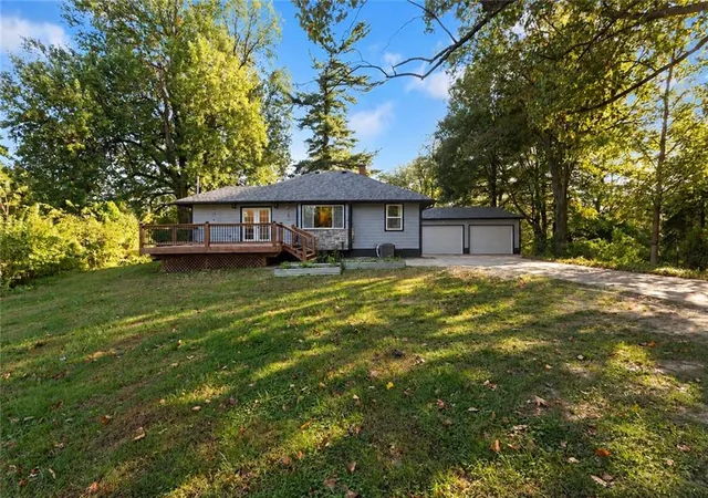 Single family home for sale at 2611 Cook Rd, Saint Joseph, MO 64505 | MLS# 2645089