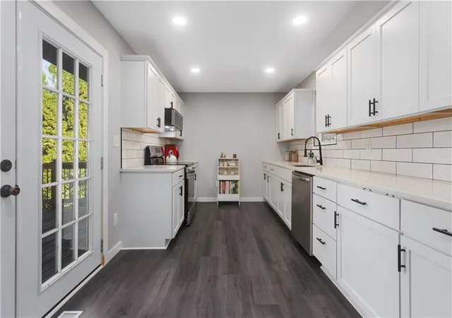 Photo 1 of Single family home for sale at 2611 Cook Rd, Saint Joseph, MO 64505 | MLS# 2645089 | Listing updated on 2026-10-28