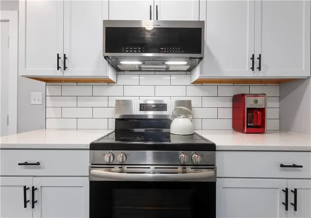 Photo 2 of Single family home for sale at 2611 Cook Rd, Saint Joseph, MO 64505 | MLS# 2645089 | Listing updated on 2026-10-28