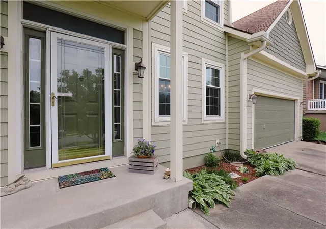 Photo 3 of Single family home for sale at 223 W Colleen Ct, Gardner, KS 66030 | MLS# 2645092 | Listing updated on 2026-10-06