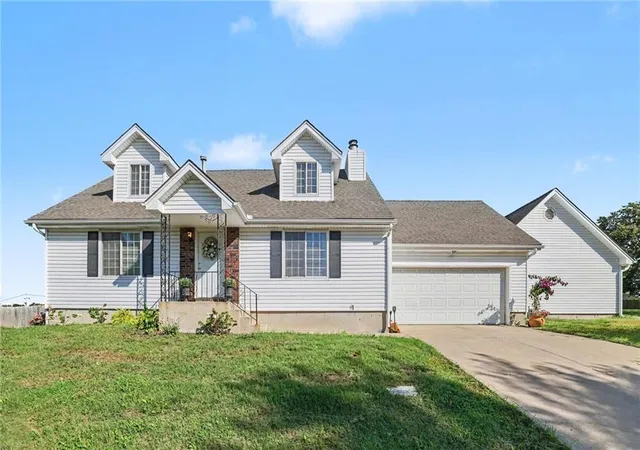 Photo 1 of Townhouse for sale at 501 Nw Hunter Dr, Blue Springs, MO 64014 | MLS# 2645095 | Listing updated on 2026-10-02