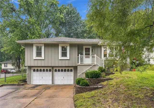 Photo 1 of Sale Pending at 16317 E 34th Street S, Independence, MO 64055 | MLS# 2645096 | Listing updated on 2026-10-05