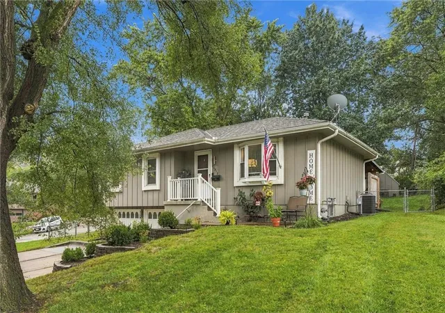 Photo 3 of Sale Pending at 16317 E 34th Street S, Independence, MO 64055 | MLS# 2645096 | Listing updated on 2026-10-05