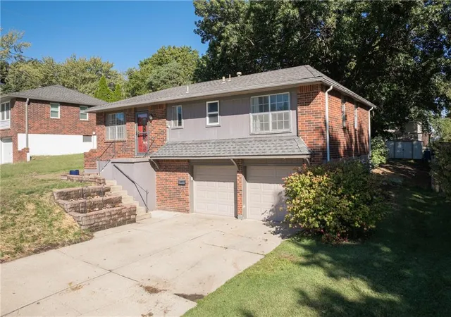 Photo 1 of Single family home for sale at 16904 E 35th Terrace S, Independence, MO 64055 | MLS# 2645100 | Listing updated on 2026-10-07