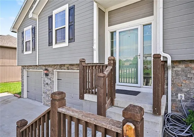 Photo 3 of Single family home for sale at 19205 Switchgrass Dr, Smithville, MO 64089 | MLS# 2645104 | Listing updated on 2026-10-03