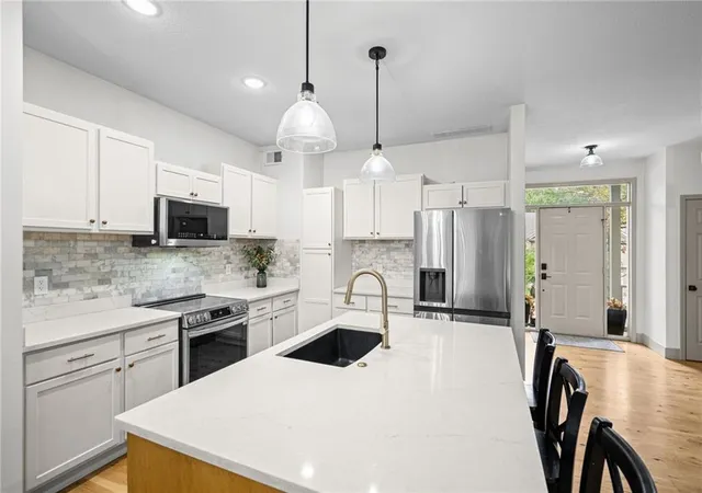 Photo 2 of Single family home for sale at 1714 Nw 57th Court, Kansas City, MO 64151 | MLS# 2645110 | Listing updated on 2026-10-07