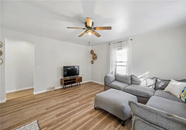 Photo 4 of Single family home for sale at 126 S Fairview Ave, Liberty, MO 64068 | MLS# 2645112 | Listing updated on 2026-10-08