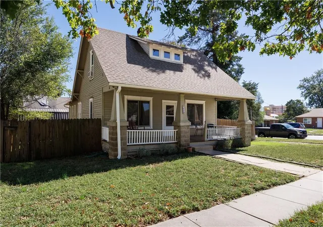 Photo 3 of Single family home for sale at 500 N 9th Street, Independence, KS 67301 | MLS# 2645114 | Listing updated on 2026-10-08