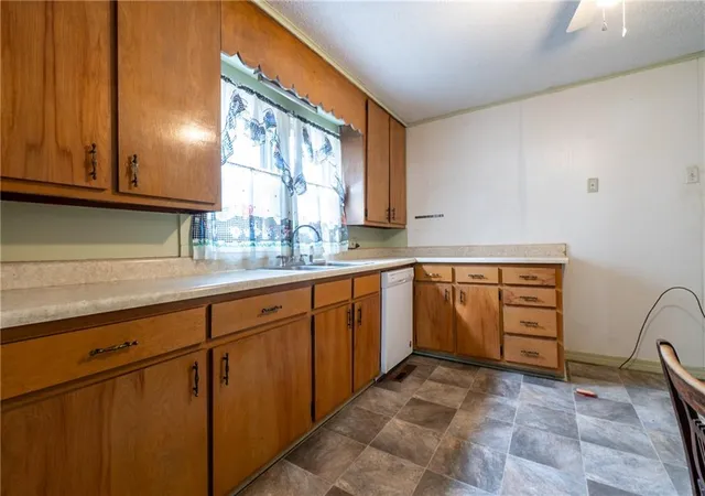Photo 3 of Single family home for sale at 213 S Burns St, Independence, KS 67301 | MLS# 2645119 | Listing updated on 2026-10-02