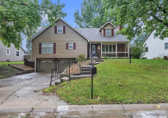 Photo 1 of Single family home for sale at 5205 Mockingbird Ln, Saint Joseph, MO 64506 | MLS# 2645123 | Listing updated on 2026-10-02