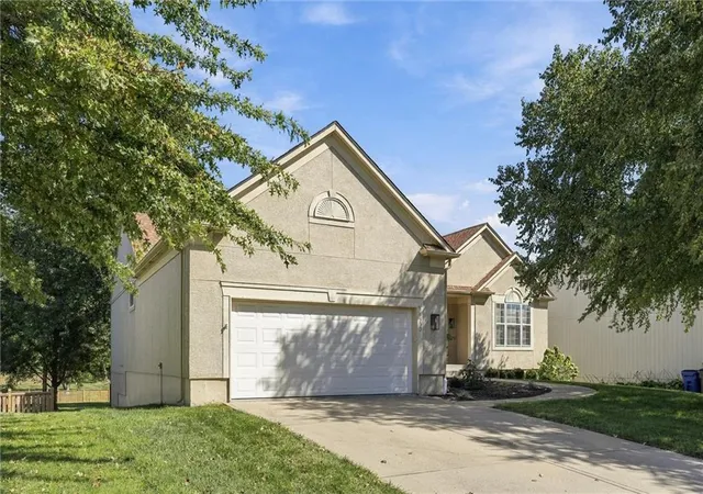 Photo 1 of Single family home for sale at 15593 S Blackfoot St, Olathe, KS 66062 | MLS# 2645124 | Listing updated on 2026-10-08