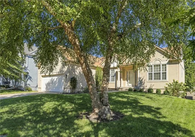 Photo 2 of Single family home for sale at 15593 S Blackfoot St, Olathe, KS 66062 | MLS# 2645124 | Listing updated on 2026-10-08