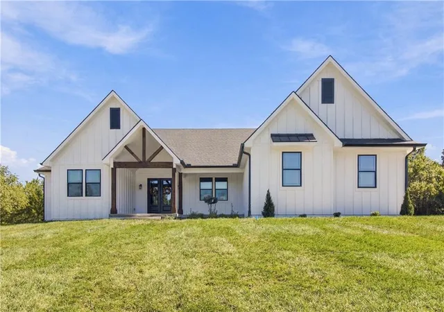 Single family home for sale at 36401 E Bynum Spur Rd, Lone Jack, MO 64070 | MLS# 2645135 | Listing updated on 2026-10-08