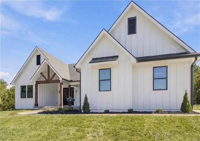 Photo 2 of Single family home for sale at 36401 E Bynum Spur Rd, Lone Jack, MO 64070 | MLS# 2645135 | Listing updated on 2026-10-08