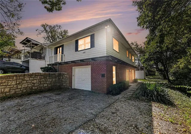 Photo 2 of Single family home for sale at 1333 E 84th Terrace, Kansas City, MO 64131 | MLS# 2645139 | Listing updated on 2026-10-09
