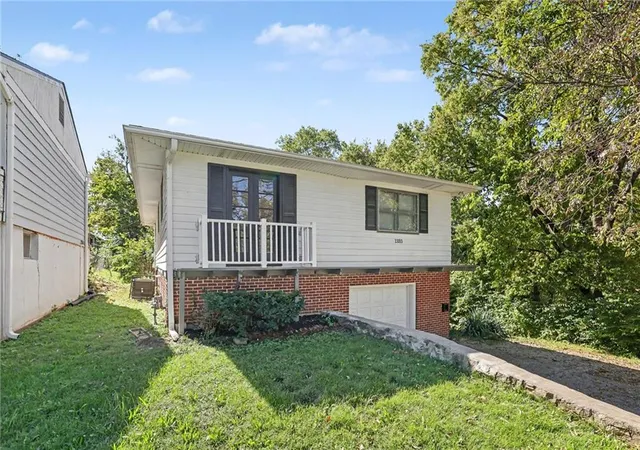 Photo 3 of Single family home for sale at 1333 E 84th Terrace, Kansas City, MO 64131 | MLS# 2645139 | Listing updated on 2026-10-09