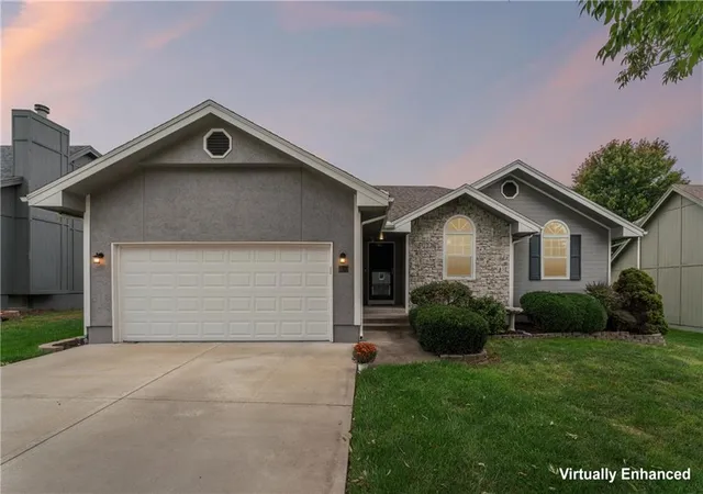 Single family home for sale at 809 NE Aaron Dr, Lees Summit, MO 64086 | MLS# 2645141