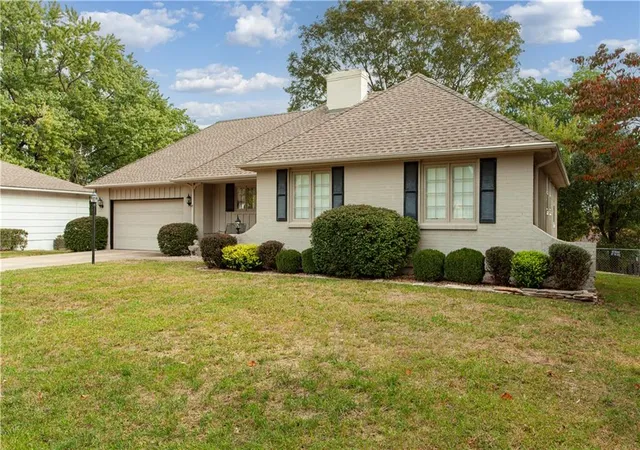 Photo 2 of Sale Pending at 5029 Spring Ave, Kansas City, MO 64133 | MLS# 2645142 | Listing updated on 2026-10-19
