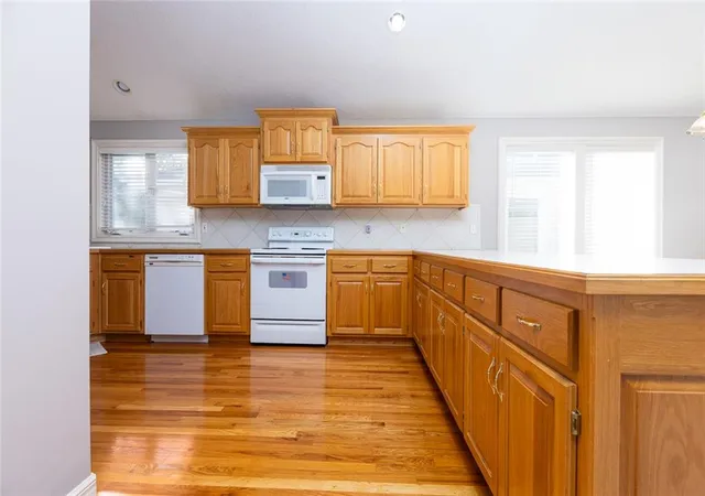 Photo 3 of House for sale at 7910 N Locust St, Kansas City, MO 64118 | MLS# 2645143 | Listing updated on 2026-10-07