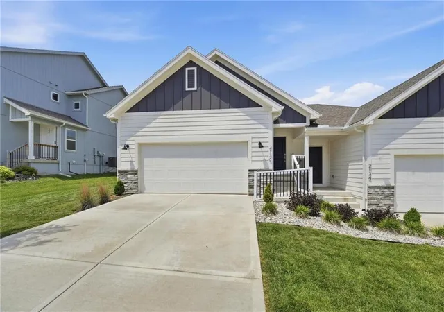 Photo 2 of Townhouse for sale at 2136 Sw Osage Dr, Lees Summit, MO 64082 | MLS# 2645155 | Listing updated on 2026-10-03