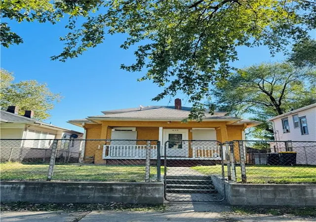 Photo 1 of Single family home for sale at 433 N Oakley Ave, Kansas City, MO 64123 | MLS# 2645157 | Listing updated on 2026-10-08