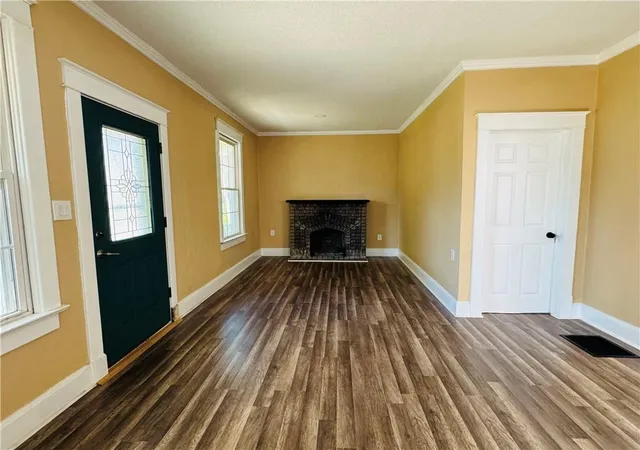 Photo 2 of Single family home for sale at 433 N Oakley Ave, Kansas City, MO 64123 | MLS# 2645157 | Listing updated on 2026-10-08