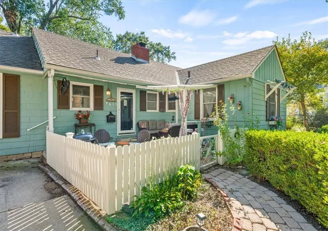 Single family home for sale at 4605 W 72nd Terrace, Prairie Village, KS 66208 | MLS# 2645163