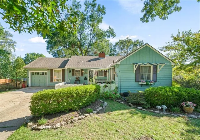 Photo 2 of Single family home for sale at 4605 W 72nd Terrace, Prairie Village, KS 66208 | MLS# 2645163 | Listing updated on 2026-10-09