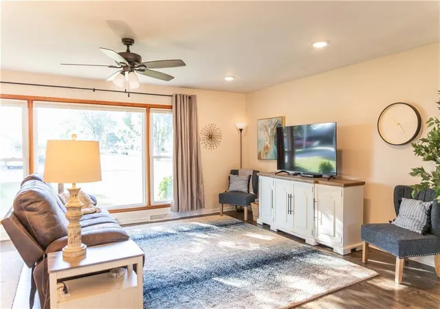 Photo 3 of Single family home for sale at 1402 S English Ave, Marshall, MO 65340 | MLS# 2645164 | Listing updated on 2026-10-02