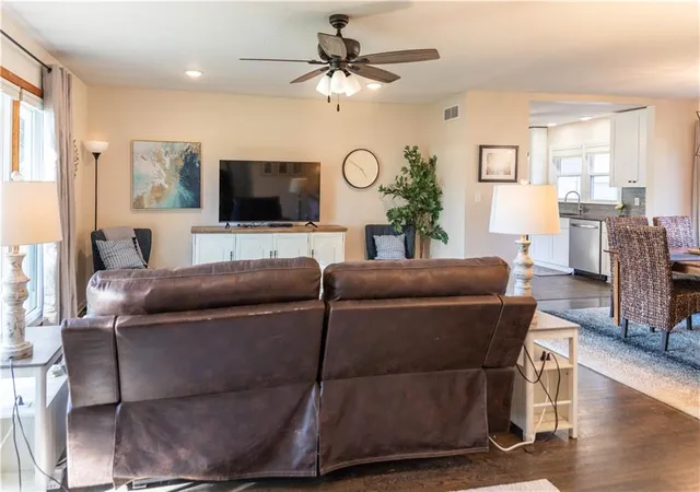Photo 4 of Single family home for sale at 1402 S English Ave, Marshall, MO 65340 | MLS# 2645164 | Listing updated on 2026-10-02