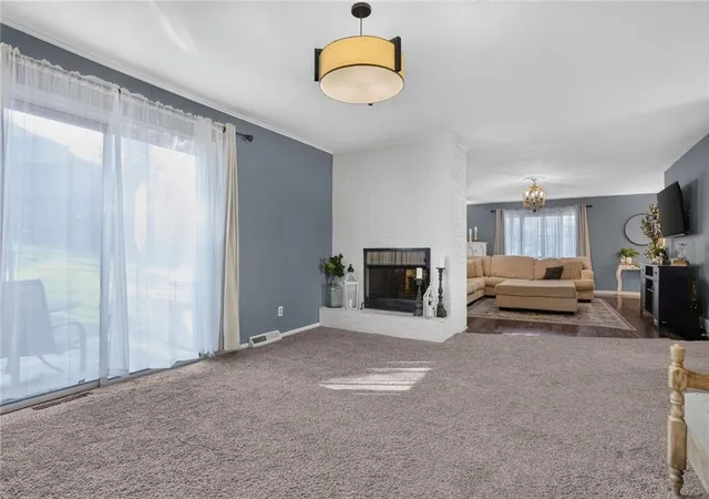 Photo 3 of Sale Pending at 305 Nw 60th Terrace, Kansas City, MO 64118 | MLS# 2645174 | Listing updated on 2026-10-05
