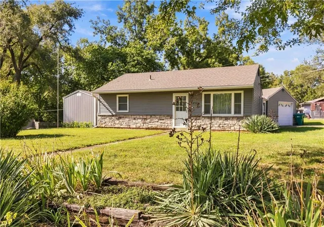 Single family home for sale at 3706 Harmony Dr, Kansas City, KS 66106 | MLS# 2645176