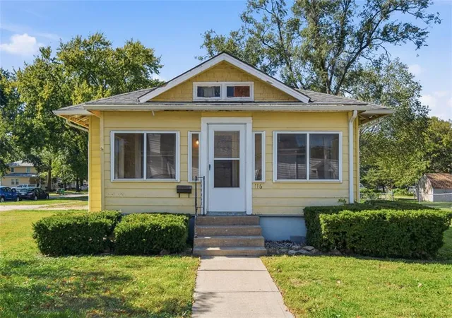 Photo 1 of Single family home for sale at 116 S Oak St, Gardner, KS 66030 | MLS# 2645177 | Listing updated on 2026-10-15