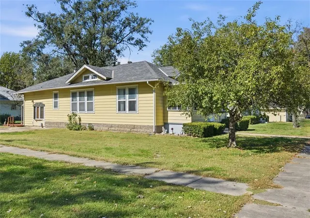 Photo 2 of Single family home for sale at 116 S Oak St, Gardner, KS 66030 | MLS# 2645177 | Listing updated on 2026-10-15