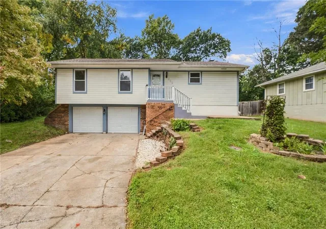 Single family home for sale at 200 S Downey Ave, Independence, MO 64056 | MLS# 2645182