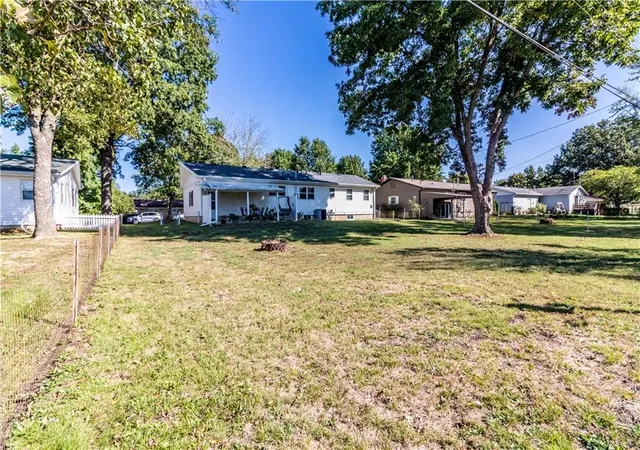 Photo 3 of Single family home for sale at 305 Hillcrest Dr, Windsor, MO 65360 | MLS# 2645184 | Listing updated on 2026-10-03