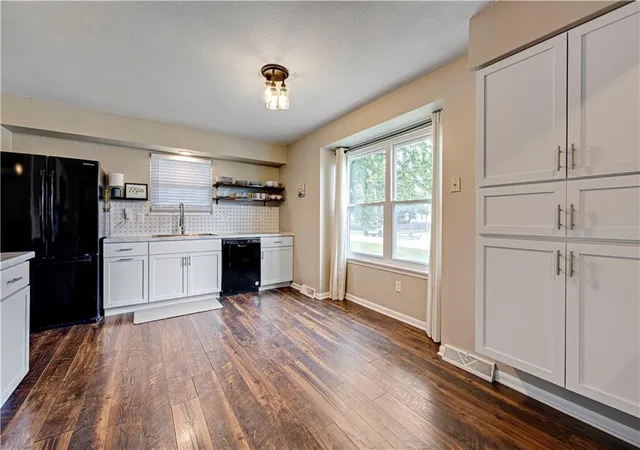 Photo 3 of Single family home for sale at 16010 Harris Ave, Belton, MO 64012 | MLS# 2645188 | Listing updated on 2026-10-03