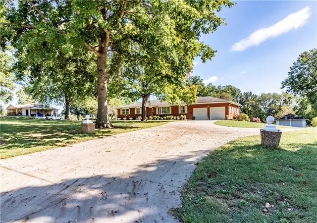 Photo 1 of Single family home for sale at 225 S County Line Rd, Windsor, MO 65360 | MLS# 2645191 | Listing updated on 2026-10-04
