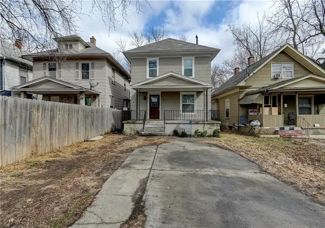 Photo 1 of Single family home for sale at 113 N White Ave, Kansas City, MO 64123 | MLS# 2645195 | Listing updated on 2026-10-02