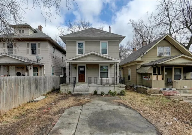 Photo 3 of Single family home for sale at 113 N White Ave, Kansas City, MO 64123 | MLS# 2645195 | Listing updated on 2026-10-02