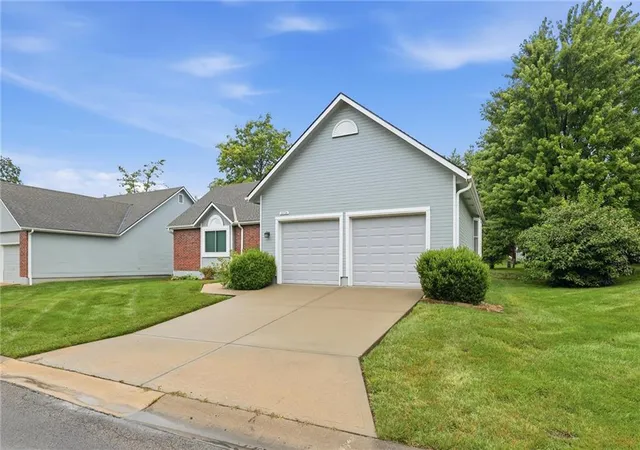 Photo 2 of Single family home for sale at 15724 Travis St, Overland Park, KS 66223 | MLS# 2645203 | Listing updated on 2026-10-08