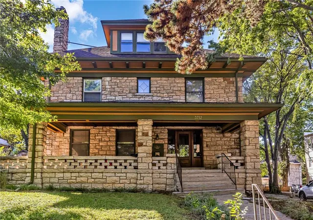Multi family home for sale at 3712 Washington St, Kansas City, MO 64111 | MLS# 2645206