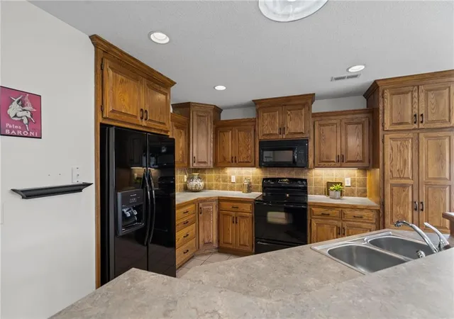 Photo 4 of Single family home for sale at 521 Galaxy Ln, Raymore, MO 64083 | MLS# 2645211 | Listing updated on 2026-10-09